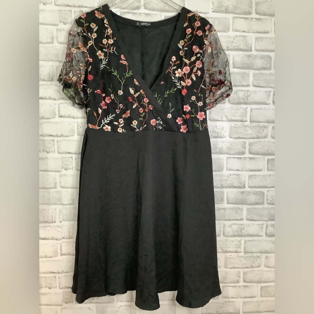SHEIN Black flare Dress with mesh embroidered Short Sleeve 2XL (0218)